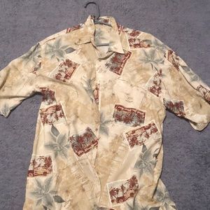Hawaiian\ vacation travel collared shirt.